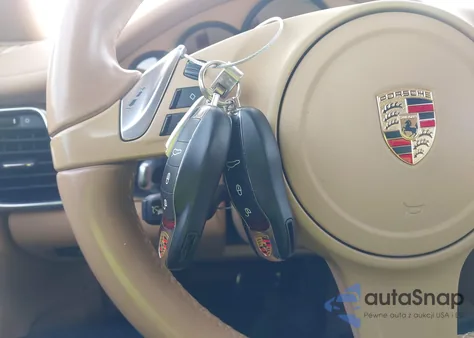 2014 Porsche Panamera 4S z USA, uszkodzony, nr VIN WP0AB2A76EL055256